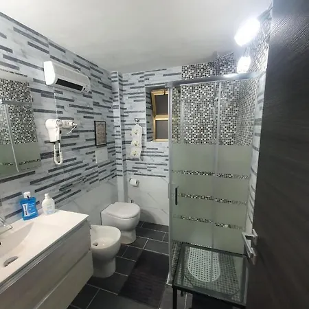 Piazza Verga Apartment *