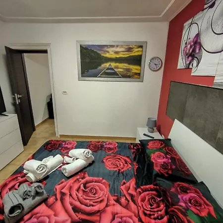 Piazza Verga Apartment *