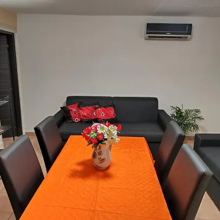 Piazza Verga Apartment *